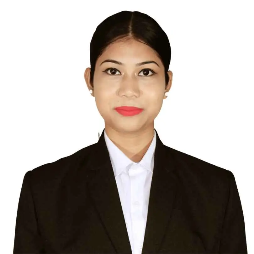 Ambara Institute alumna in elegant airline formal dress, portraying grace and professionalism